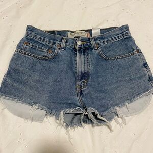 Vintage Levi’s Cutoff Denim Shorts (Size 27)